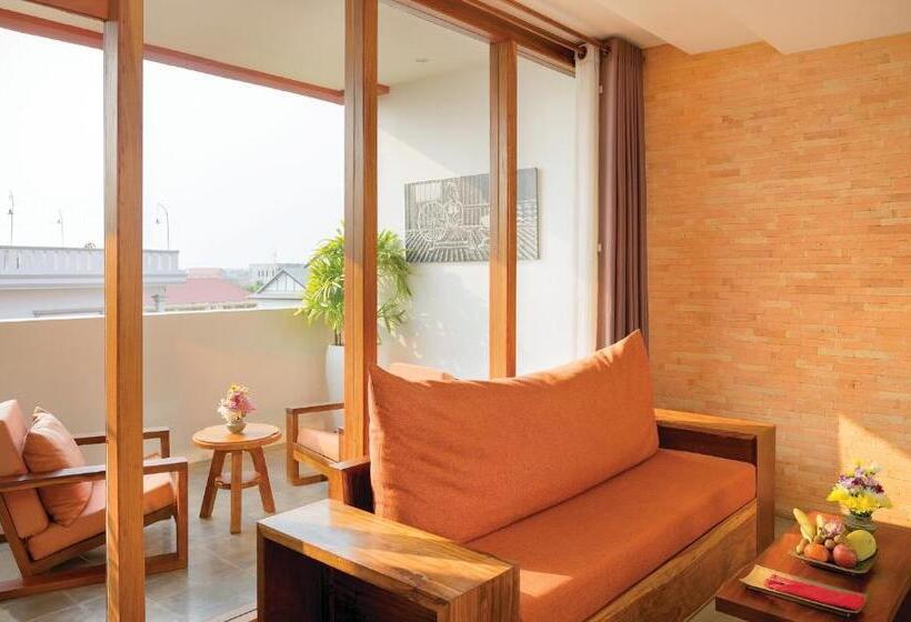 Deluxe Suite King Bed, Golden Temple Residence