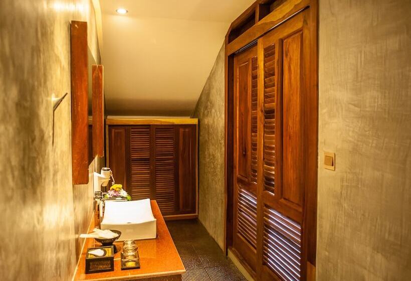 سوییت لوکس, Golden Temple Residence