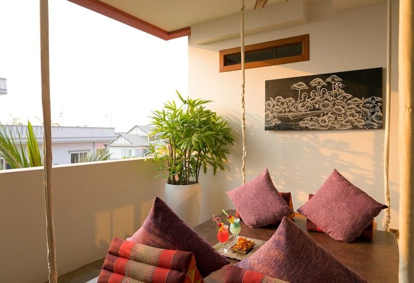 سوئیت رویال, Golden Temple Residence