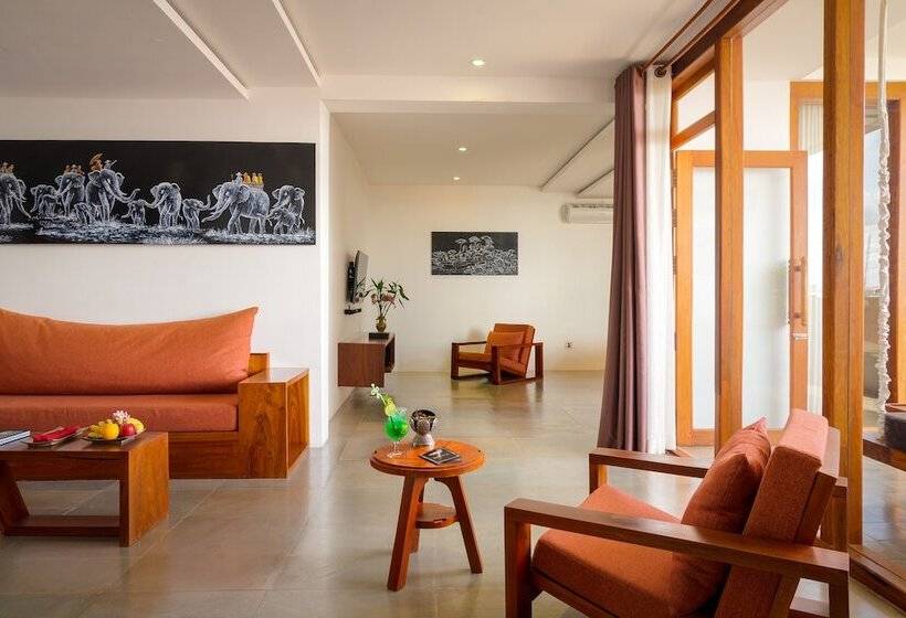 سوئیت رویال, Golden Temple Residence