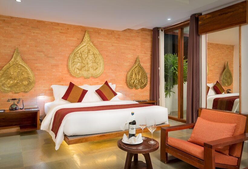 سوئیت رویال, Golden Temple Residence