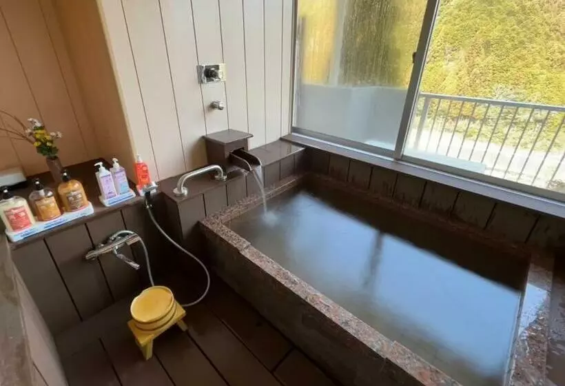 デラックスルーム, Hinotani Onsen Misugi Resort