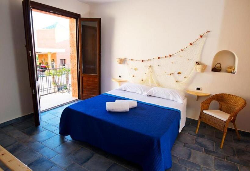 غرفة قياسية مطلّة علي البحر مزوَّدة بشُرفة, Il Marchese Hotel & Spa