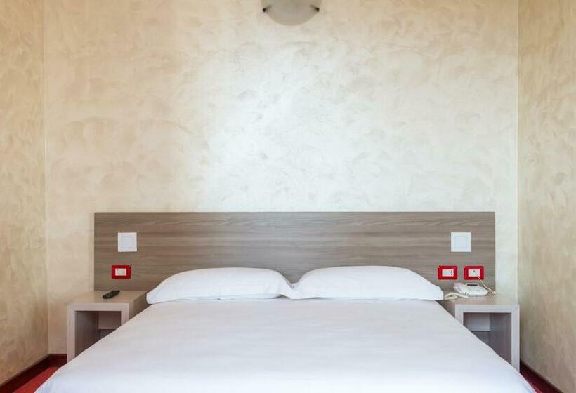 غرفة قياسية لذوى الاحتياجات الخاصة, Italia Dormelletto