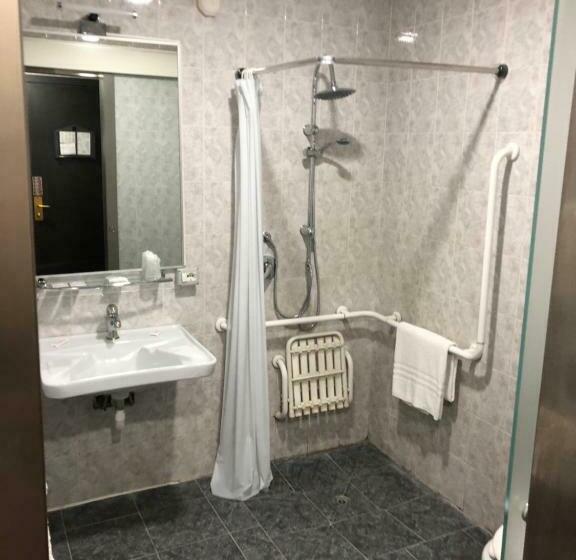 غرفة قياسية لذوى الاحتياجات الخاصة, Italia Dormelletto