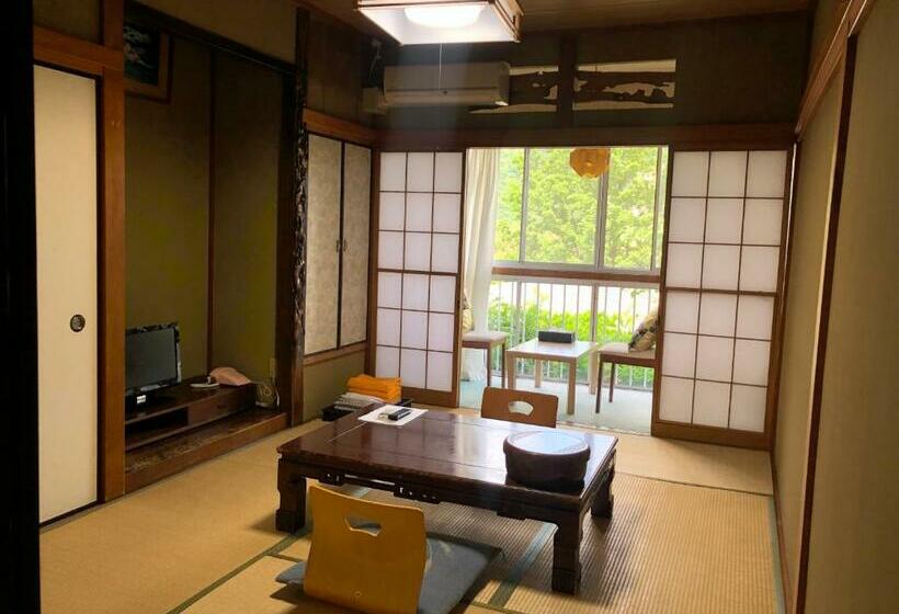 غرفة قياسية مطلة على الجبل, Manten No Hoshi