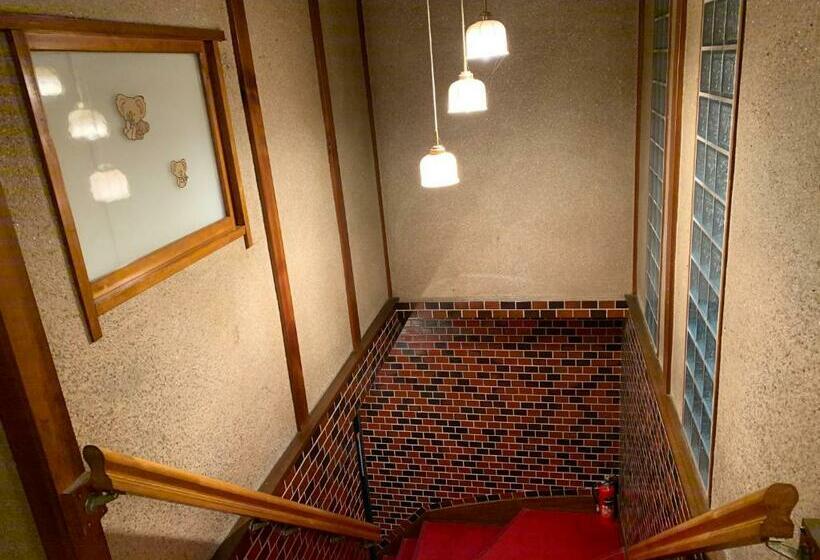 غرفة قياسية مطلة على الجبل, Manten No Hoshi