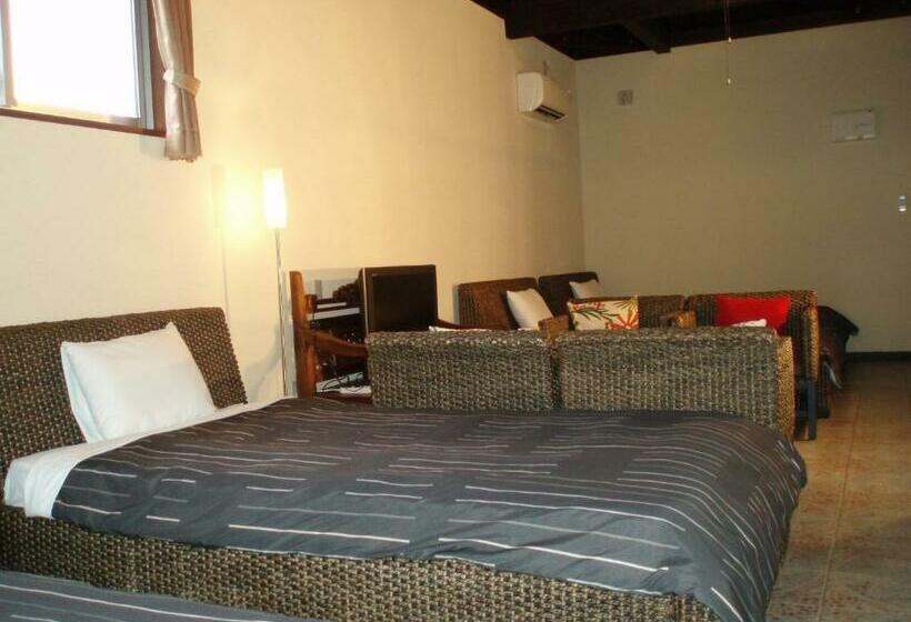 شقة غرفة واحدة, Nagura Village