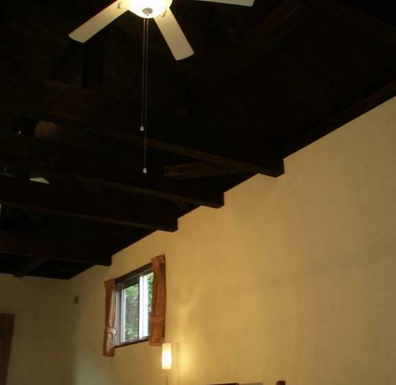 شقة غرفة واحدة, Nagura Village