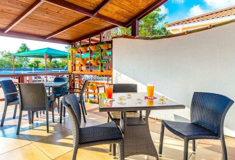 شقة غرفة واحدة, Nagura Village