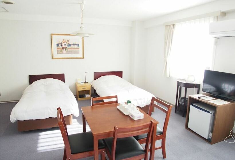 חדר סטנדרט לארבעה, Redent Ito