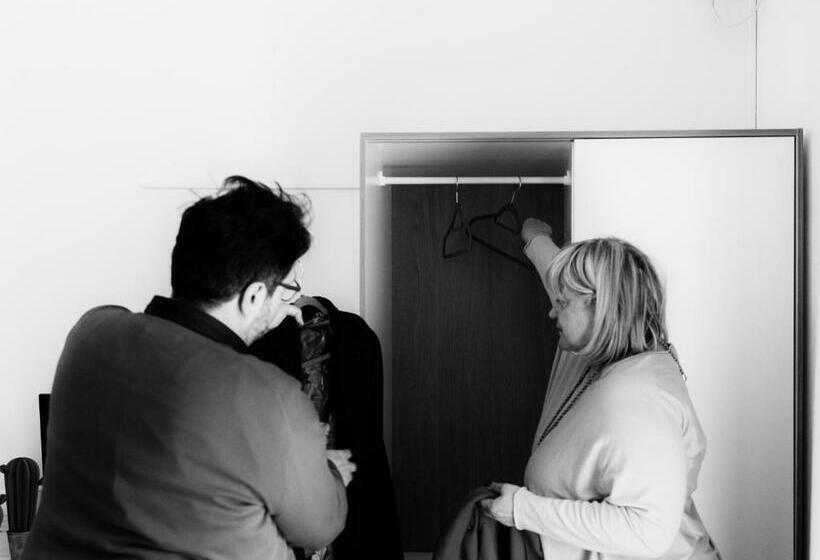 Номер Стандарт, Scigliano