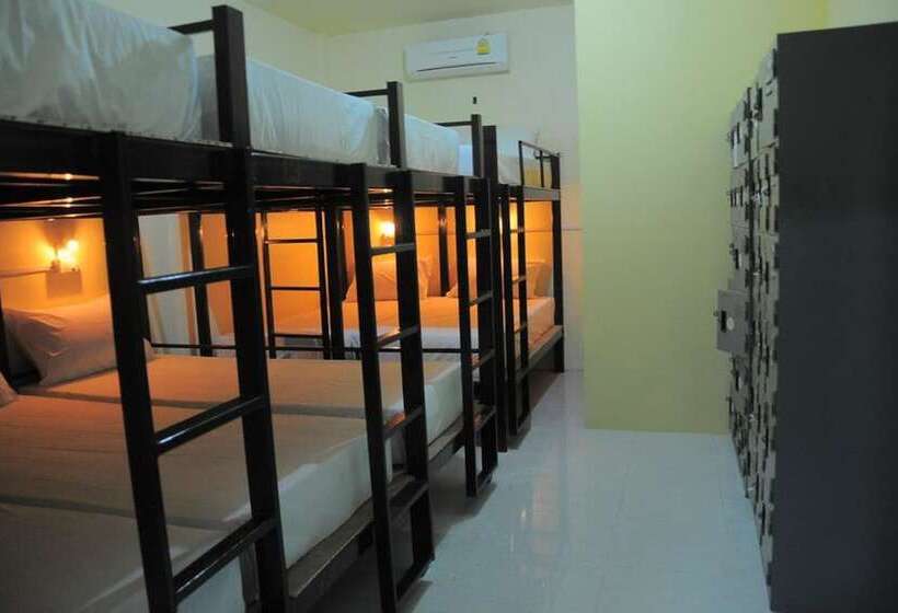Кровать в Общей Комнате, Seventeen Hostel