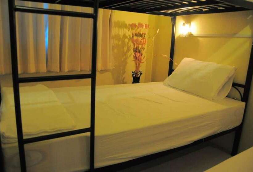 سرير فى غرفة مشتركه, Seventeen Hostel