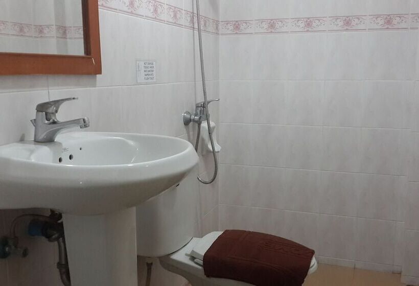 Номер Стандарт Трехместный, Silla Patong Hostel