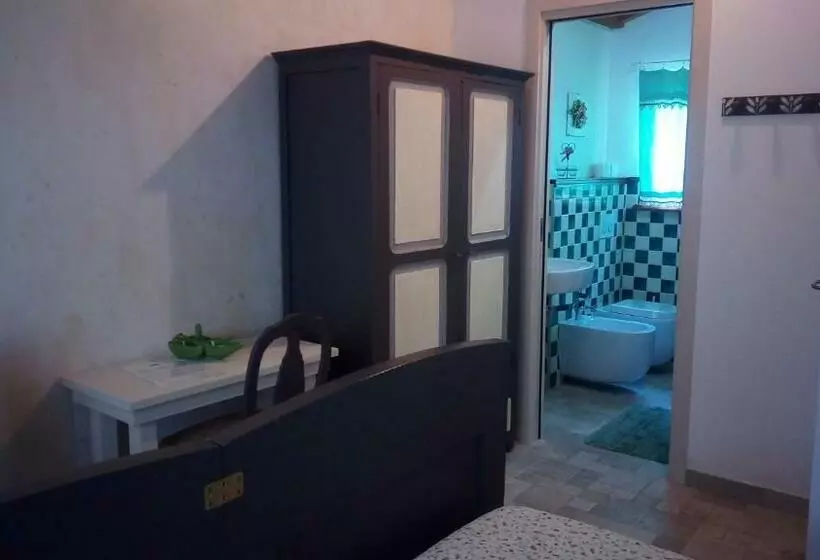 スタンダードルーム, B&b Cadrecca Tra Terra Luna E Mare