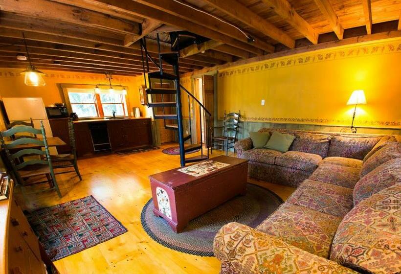 جناح سوبيريور, The Nutmeg Inn