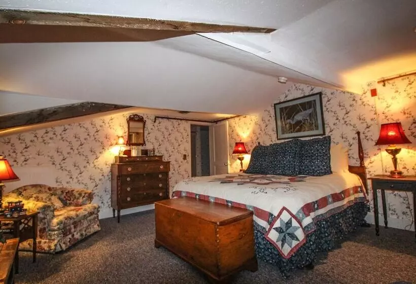 スーペリアトリプルルーム, The Nutmeg Inn
