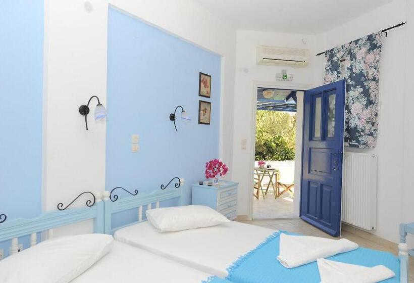Family flat with sea view, Dora S Studios & Apartments