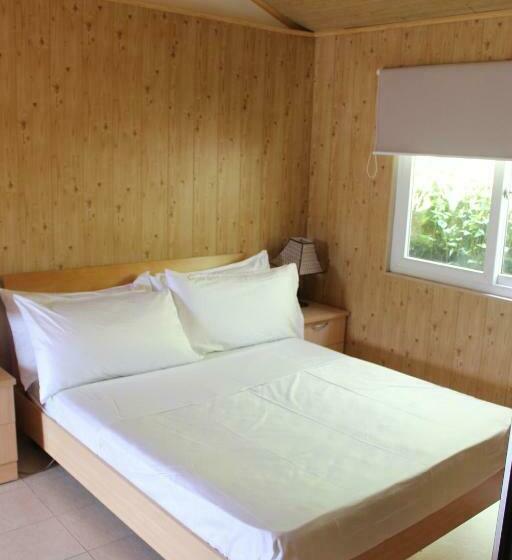 デラックスキャビン, Forest Crest Nature Hotel And Resort Powered By Aston