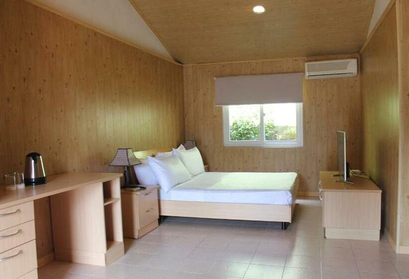 デラックスキャビン, Forest Crest Nature Hotel And Resort Powered By Aston