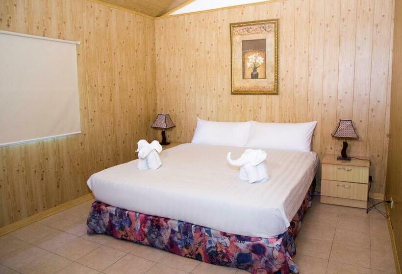 デラックスキャビン, Forest Crest Nature Hotel And Resort Powered By Aston