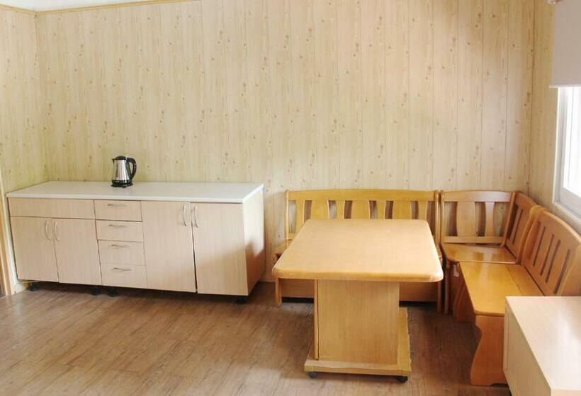 デラックスキャビン, Forest Crest Nature Hotel And Resort Powered By Aston