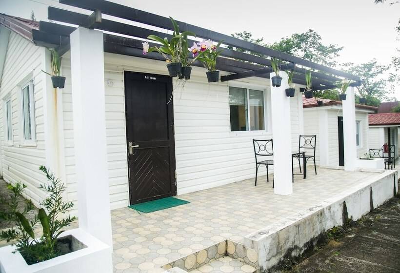 デラックスキャビン, Forest Crest Nature Hotel And Resort Powered By Aston