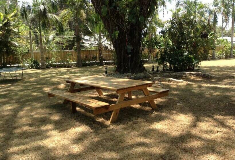 اتاق لوکس, Balay Tuko Garden Inn