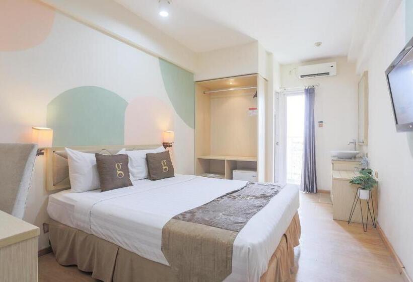 Camera Deluxe, Gunawangsa Manyar