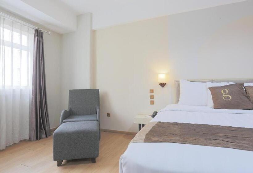 Camera Deluxe Letto King, Gunawangsa Manyar