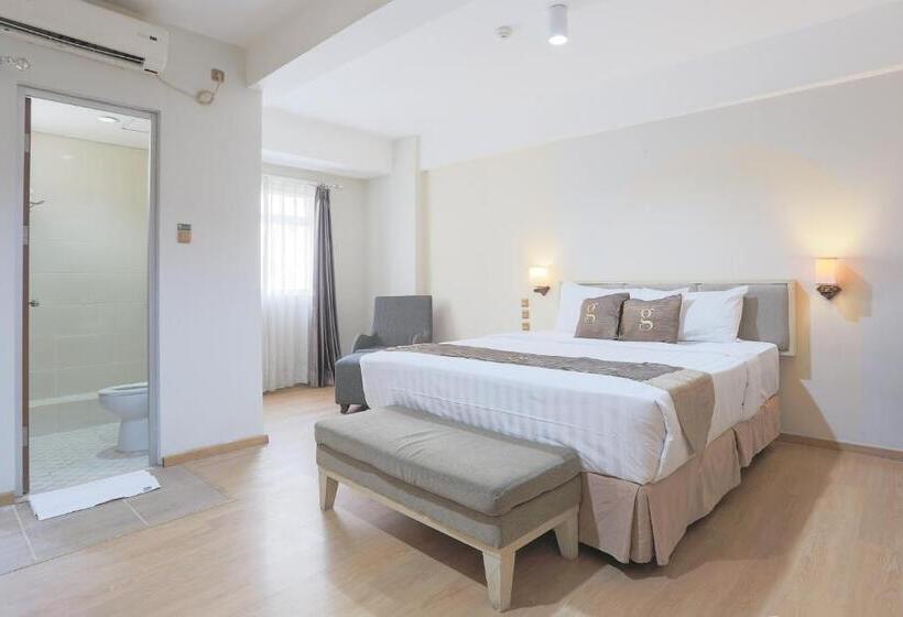 Camera Deluxe Letto King, Gunawangsa Manyar