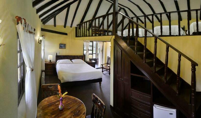 غرفة قياسية رباعية, Hacienda El Salitre