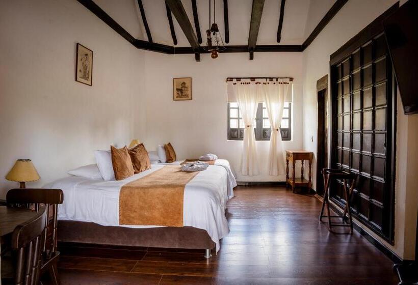 غرفة قياسية ثلاثية, Hacienda El Salitre