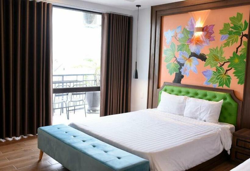 اتاق لوکس با بالکن, Hue Serene Palace