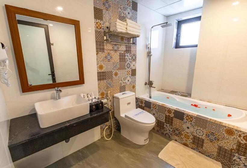 اتاق خانوادگی, Hue Serene Palace