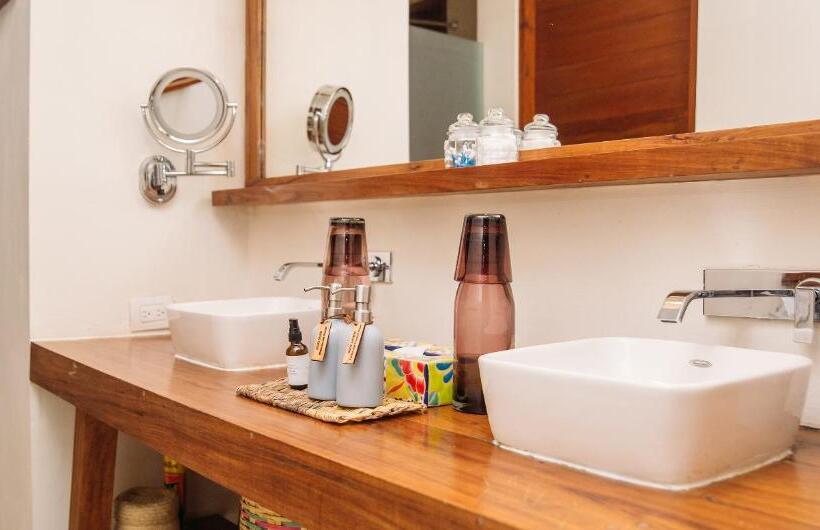 סוויטה נוף לגינה, La Zebra Boutique