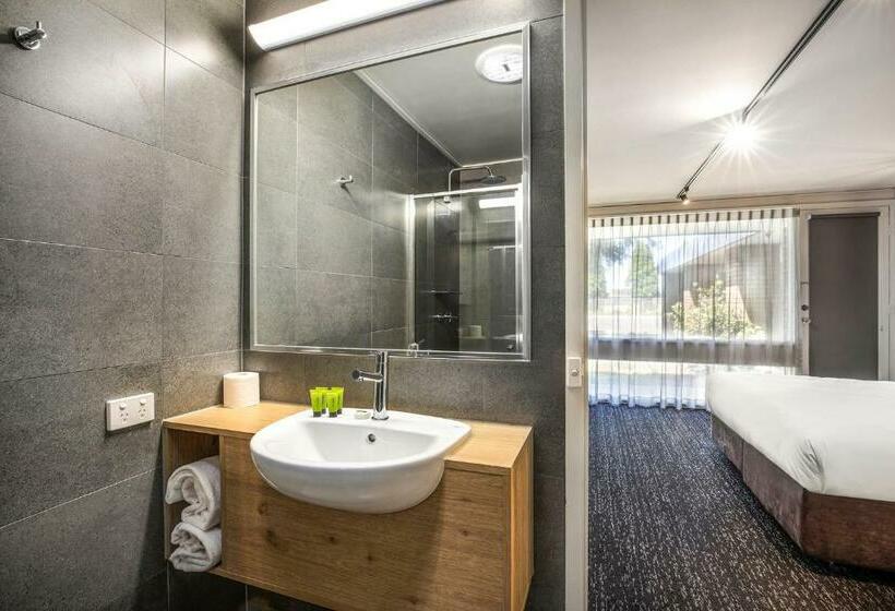 חדר סטודיו סטנדרד, Nightcap At Gateway