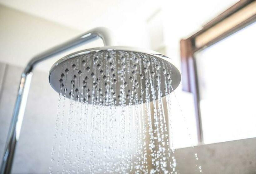 סטודיו סטנדרט, מיטה זוגית, Nightcap At Gateway