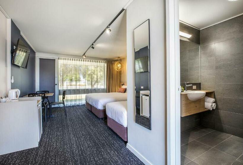 סטודיו סטנדרט, מיטה זוגית, Nightcap At Gateway