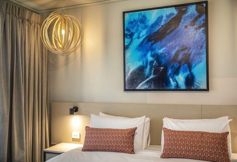 חדר סטודיו סטנדרד, Nightcap At Gateway