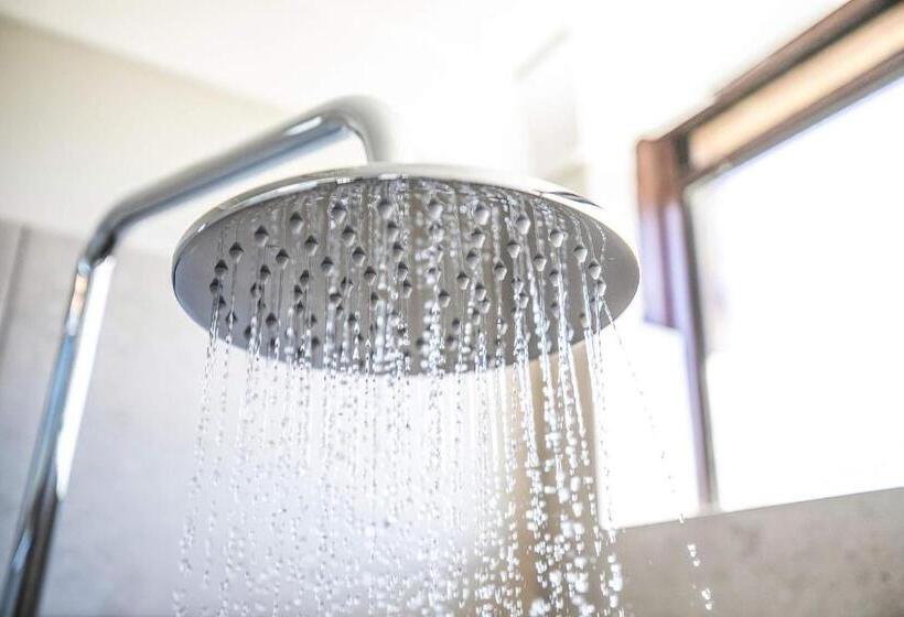 חדר סטודיו סטנדרד, Nightcap At Gateway