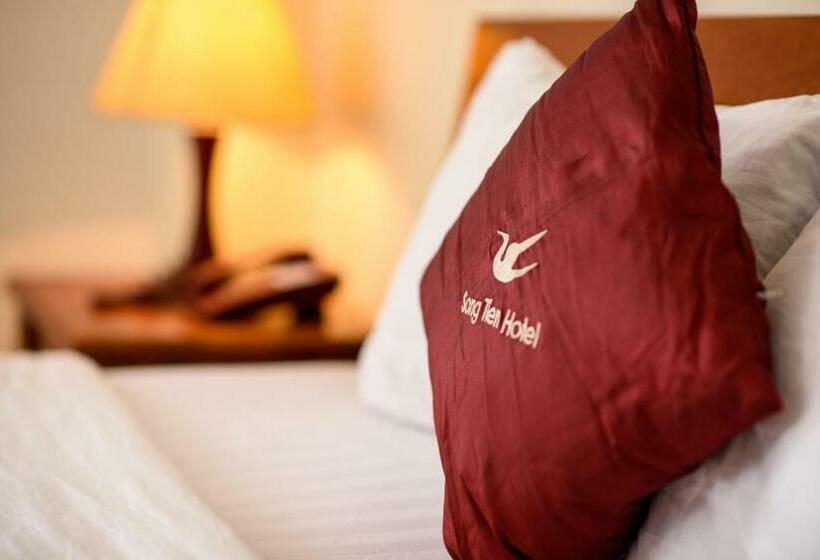 اتاق استاندارد سه تخته با بالکن, Song Tien