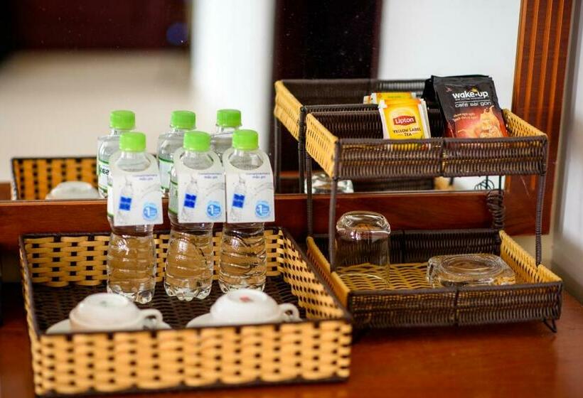 اتاق استاندارد سه تخته با بالکن, Song Tien