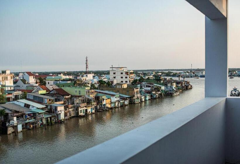 اتاق استاندارد سه تخته با بالکن, Song Tien