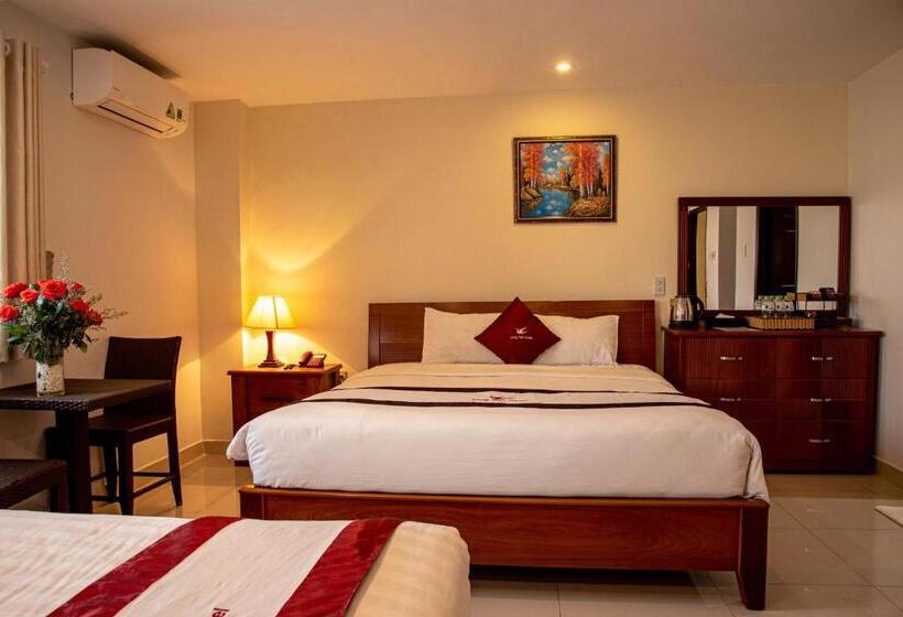 اتاق استاندارد سه تخته با بالکن, Song Tien