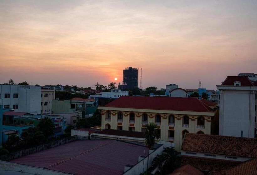 اتاق استاندارد با بالکن, Song Tien