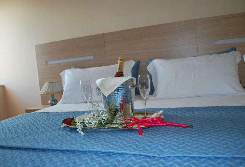 غرفة قياسية, The Queen