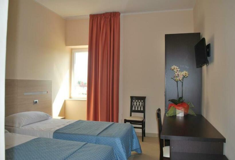 غرفة قياسية, The Queen