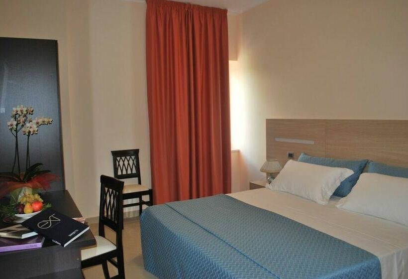 غرفة قياسية, The Queen